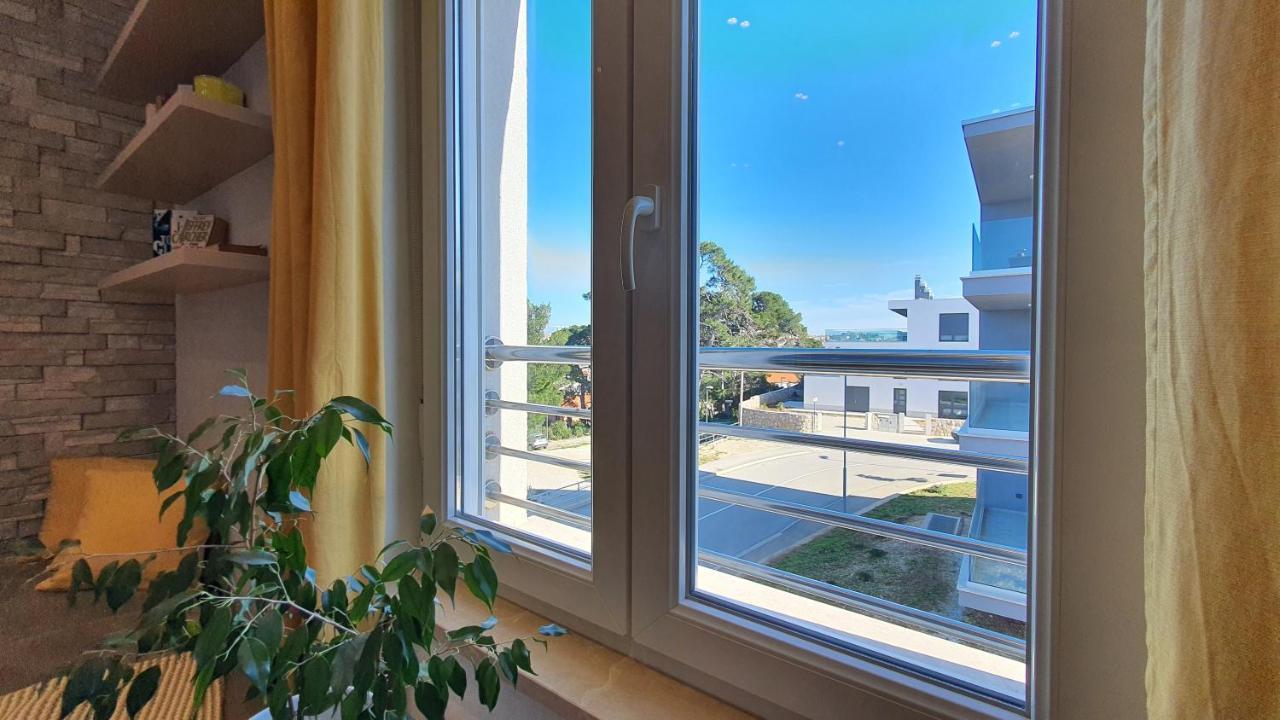 מאלי לוסיניי Beautiful View Apartment With Garage Space מראה חיצוני תמונה