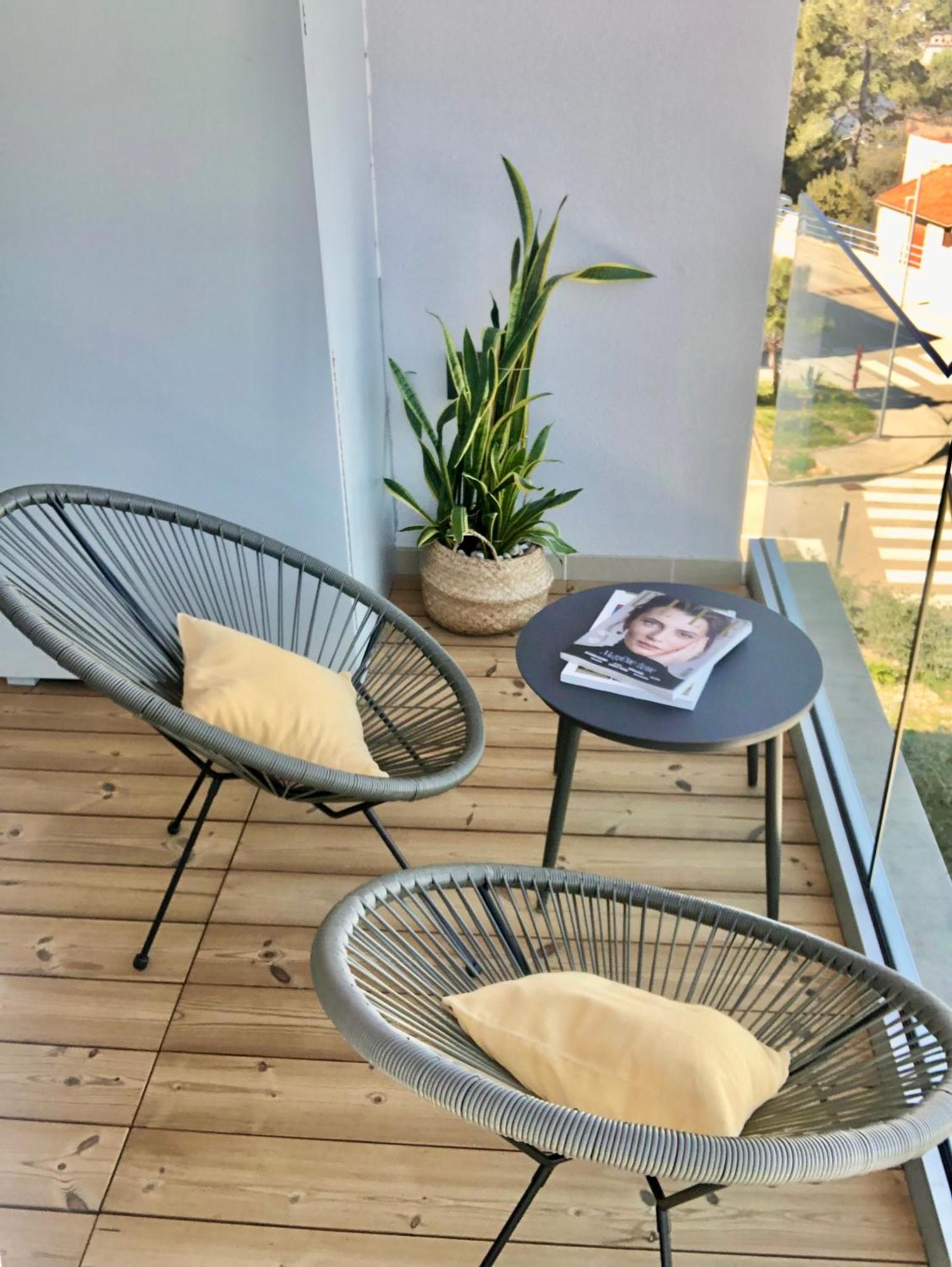 מאלי לוסיניי Beautiful View Apartment With Garage Space מראה חיצוני תמונה